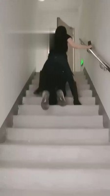 【美帝】御姐楼道遛狗 bf17774