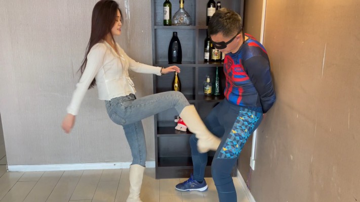 【蛋碎娇娃】『超S·联盟』白靴少女直播废掉色狼 YC-220408