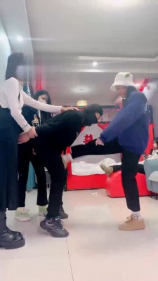 【精神小妹】5素人学生S踢打专场 bf22041