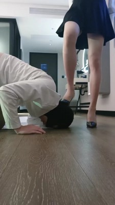 【米小唐】长腿S高跟踩虐 bf21390