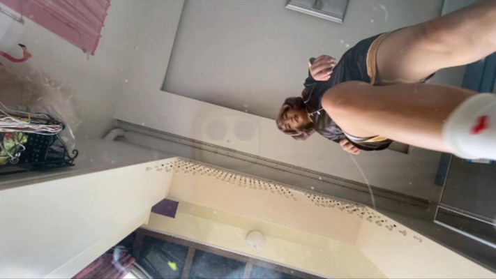 【芊芊】POV脏袜裸足踩脸_HD绳艺资源