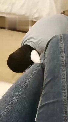 【伊洛S】圈养狗奴白袜伺候 bf18392_HD绳艺资源