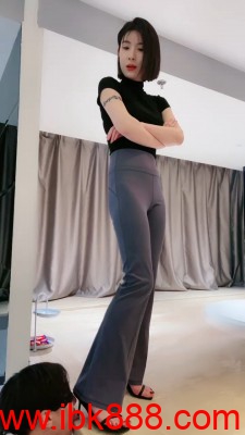 套路直播【简一】御姐高跟踩狗舌头 踩狗爪子 bf23381