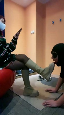 【伍玥】长靴+运动鞋踩小胖 bf22744_HD绳艺资源