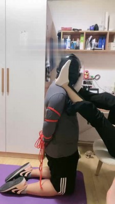 【嘉文】脏臭原味脚辱同学 bf19111