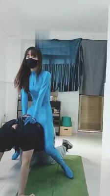 【美娜格格】女儿国女王诱惑狗-踩踏/骑马/转胯 bf21805