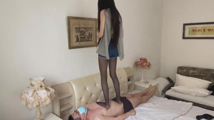 【活力诗曼】高跟鞋原味黑丝狠毒踩踏首次高跟鞋全体重虐踩 YC-220802