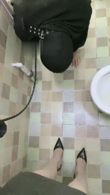 【月影儿】手铐戴上被模特S羞辱 bf19100