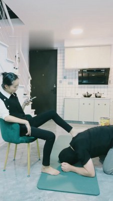 【小小小魔女】卑微房东求虐待 bf19382