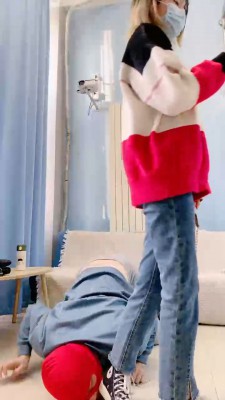 【美离子】帆布鞋强迫路人做狗碾压踩打踢 bf23271_HD绳艺资源