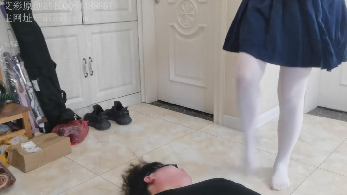 高颜值模特脚耳光 YC-221126-2