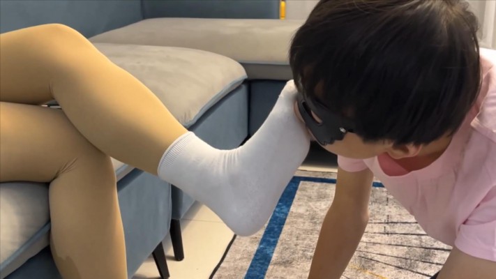 【猫猫大人】小m的第一次 强迫舔鞋底 YC-211027-2