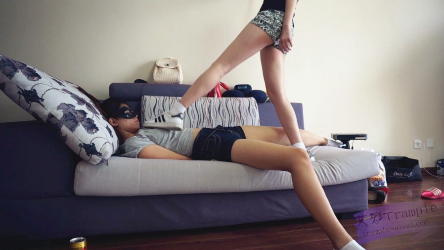 『小妮女女』校花迷药收拾学霸