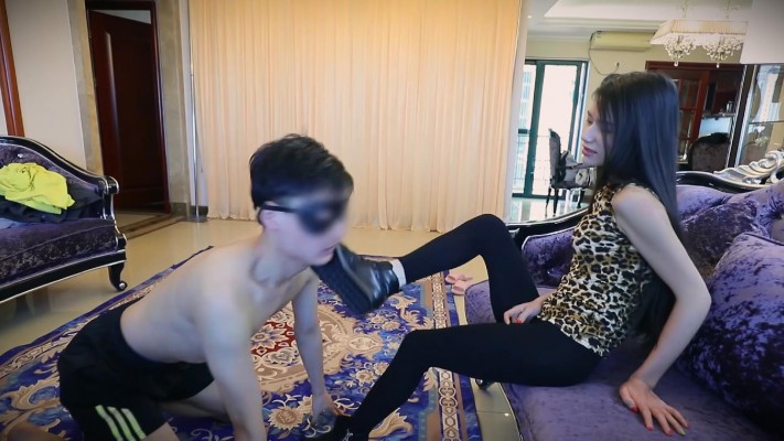 〖H.P.L栖心之栈〗—芷晴短靴踢脸、闻臭丝脚 HPL-211205