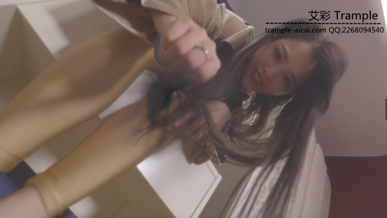 安乔第一视角老师羞辱玩弄