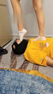 【万灵】黑靴踩踏+插嘴深喉 bf17704