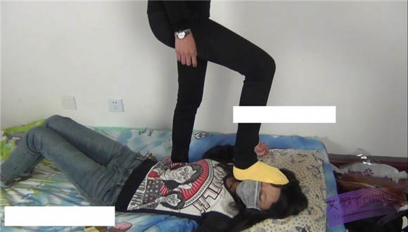 甜儿公主黄色棉袜踩虐lulu G-NV-101