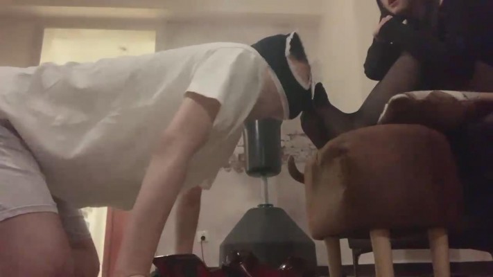 【宝爷】模特黑丝高跟脚下狗 bf19628