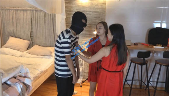 『凤仪亭—奴隶岛』—灵灵梦瑶虐爆瘦奴