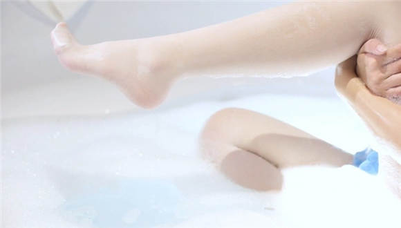 肉丝浴缸洗脚