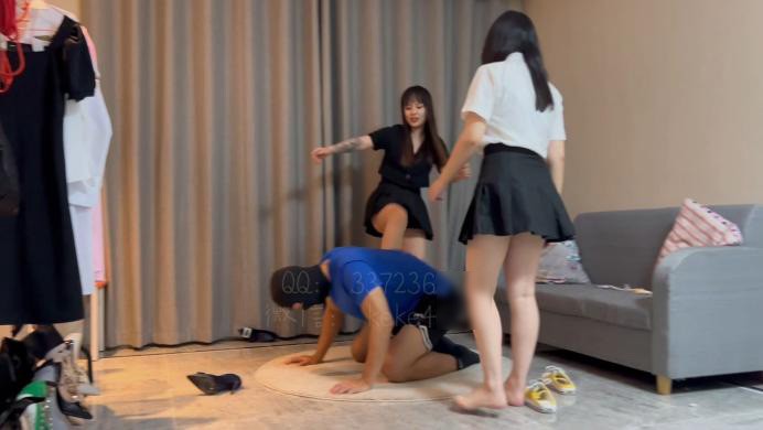 【剧情】欠钱不还的下场【珂玥S】带18岁妹妹踩踏耳光踢打跳踩欠钱的老赖 YC-220725-3