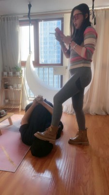 【伊兮夫妻】反绑贱狗短靴重度跺 bf19608