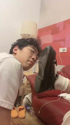 【茜茜】萝莉主白袜辱学长 bf19654