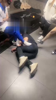 【开发素人】麻将房多素人踢踹狗 bf19317