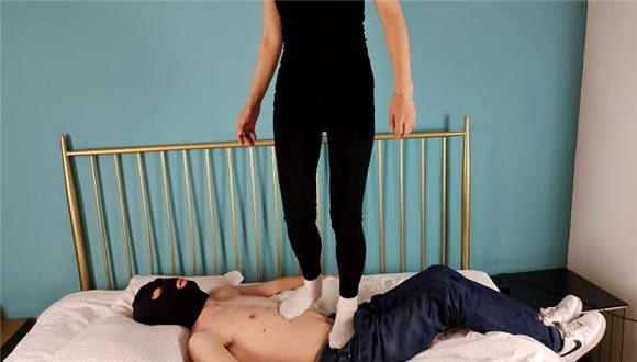 棋棋姐姐踩踏_HD绳艺资源