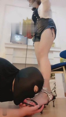 【茹雪】裸足深喉调恋足狗 bf17631