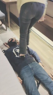 【灵竹】高跟鞋全体重踩踏+圣水 bf23286