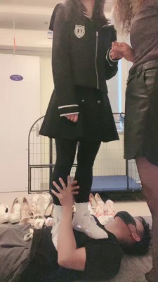 【安静大大】母女S耳光/踩踏/舔鞋【三视角版】 bf19913