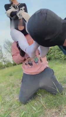 【二宝】和素人模特户外骑马双奴 bf12098