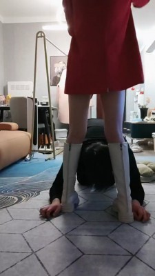 【丫丫啊】长靴御姐欺负小奶狗 bf22291