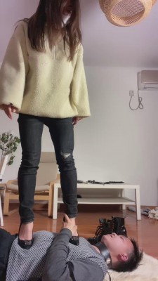 【巴莉女王】强迫舔马丁靴/高跟深喉 bf11798