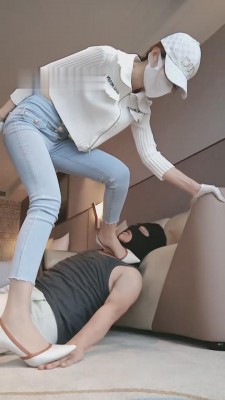 【多多】健身女神全体重踩狗/转胯 bf12156