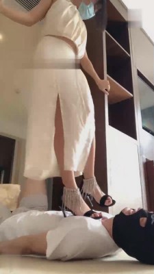 【宝爷】御姐高跟凉鞋全体重踩踏 bf17622