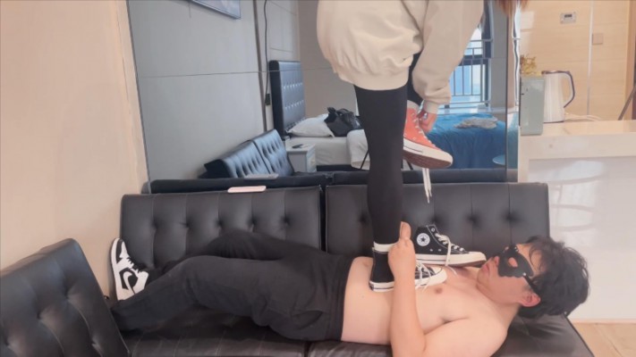 【00后小彤】瑜伽裤粉匡威全体重踩踏插嘴踹脸 YC-230414-8