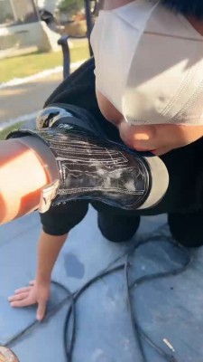 【沅芷大人】户外让男友伺候我 bf19643