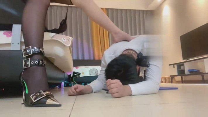 【艾维尔】黑丝高跟诱惑恋足调 bf21522