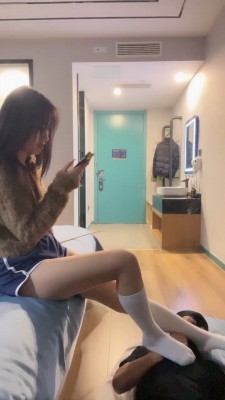 【田甜圈】模特白袜脚踩脚垫 bf22731