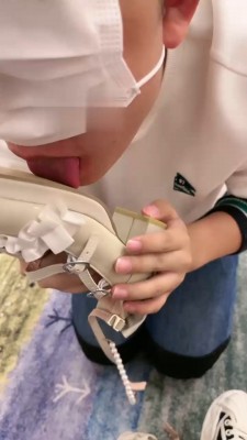 【奈奈生】舔女友的各种脏鞋  JS22100701