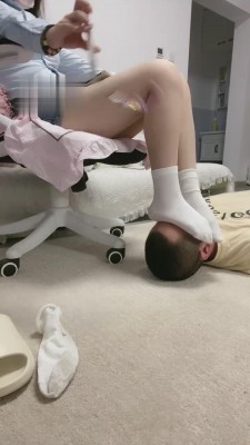 【绵绵S】肉丝/白袜脚踩狗 bf12207