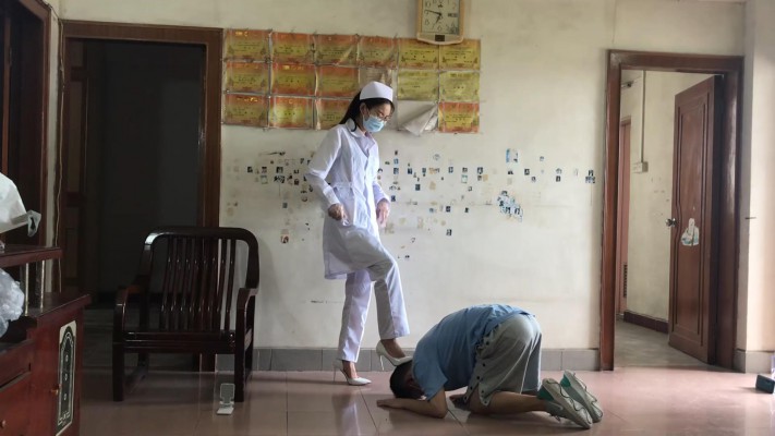 江门小鱼姐姐护士服高跟羞辱黑道老大 YC-220128-3