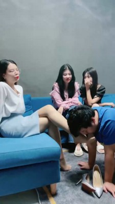 【狗哥】几个素人小妹脚底蹂躏 bf18005