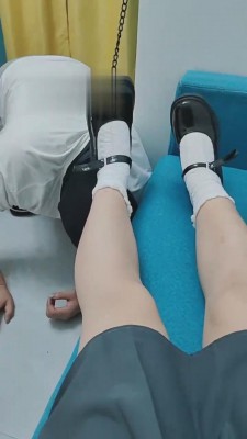 【苏可儿】萝莉主皮鞋白袜辱狗 bf15658