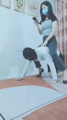 【灵竹】牛仔裤女S-骑马转胯舔鞋 bf19426_HD绳艺资源