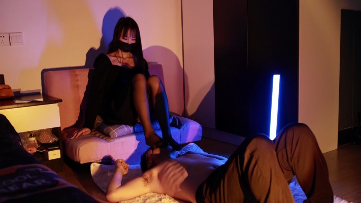 【黑丝诱惑】素人姣姣床上长筒黑丝诱惑调教 YC-221215-9
