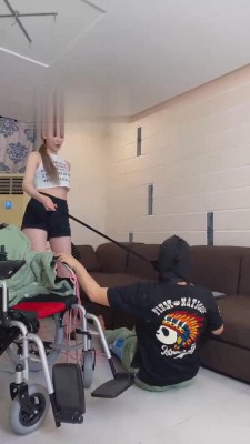 【麋鹿银儿】虐到贱狗坐轮椅 bf15597