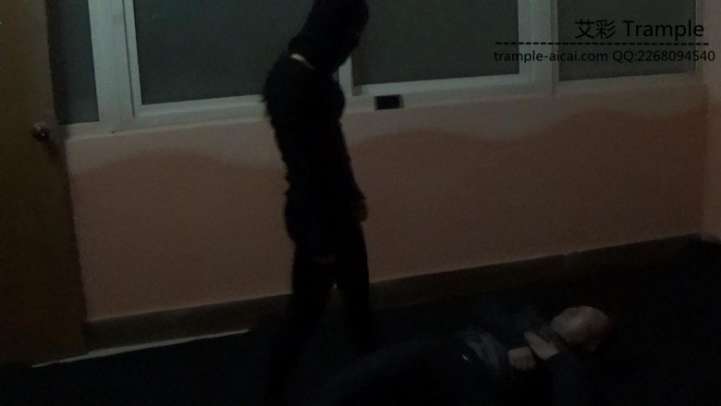 蒙面女贼劫财杀人